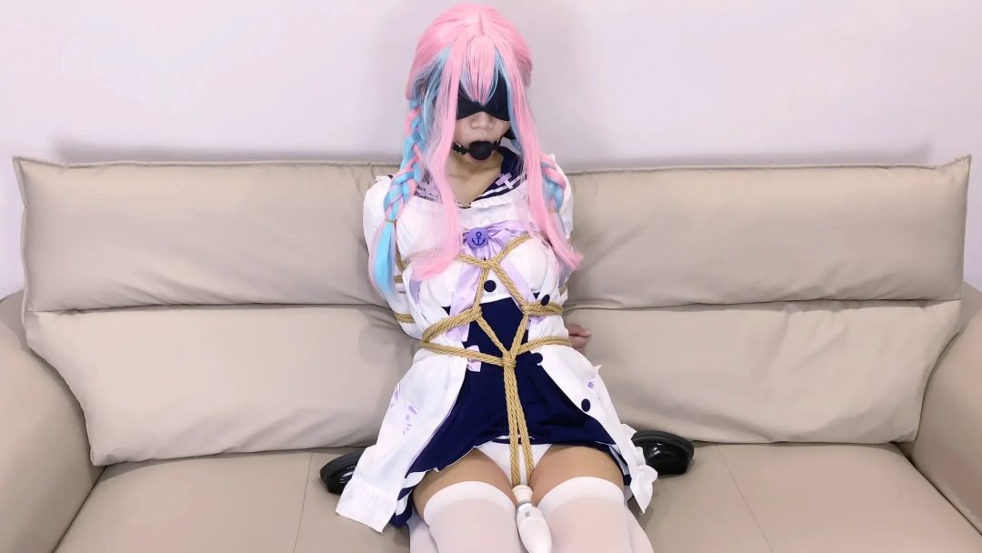 《路崽日记》-凑阿库娅cos+胸缚+龟缚甲+日式捆绑+鸭子坐+跪缚+口塞进出并戴入+椅子缚+M开腿捆+口水不止+跪坐花絮等等-3