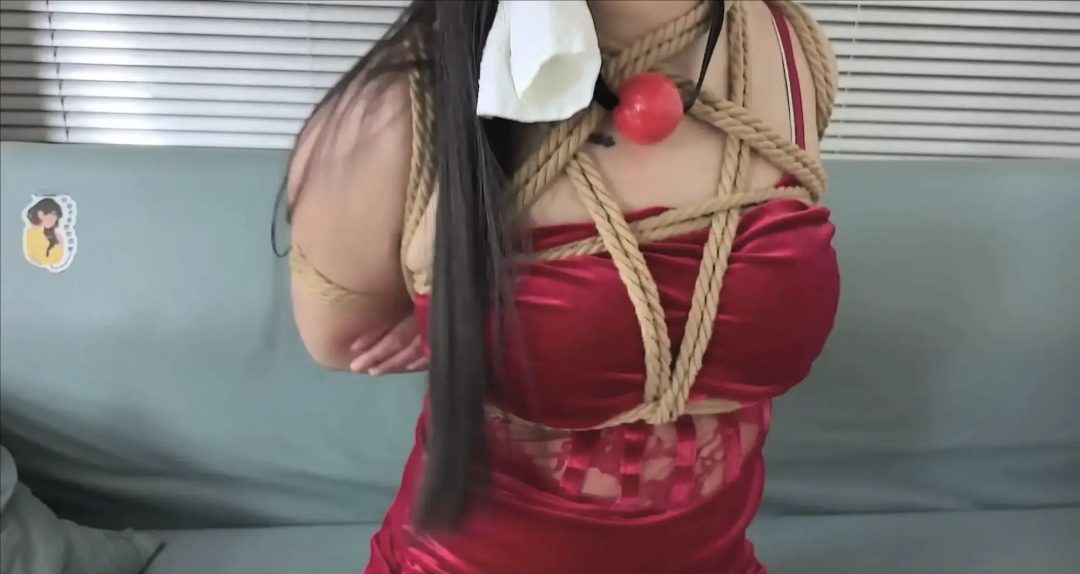 子墨第六作《欠债不还被捆绑调戏+驷马口球放置合辑》全身紧缚被玩弄的可怜女孩儿-10
