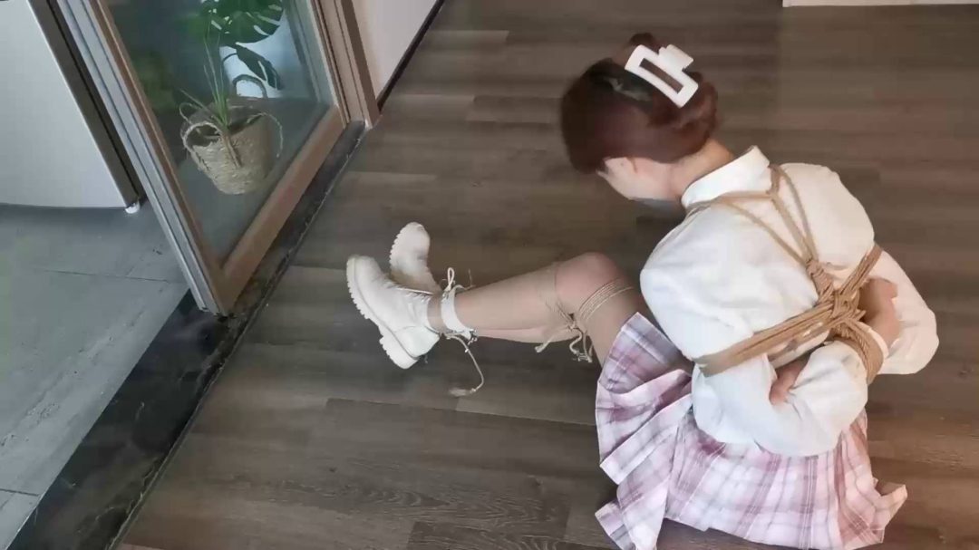 甘然jk长靴紧缚放置挣扎-4