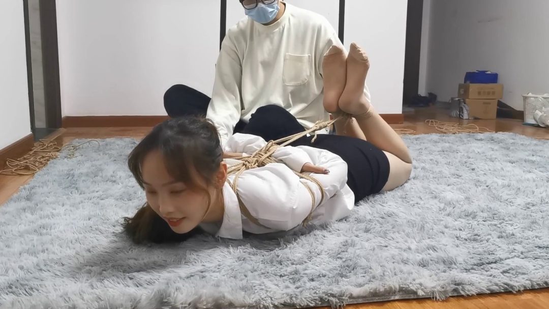 定拍甜妹雨琪紧缚实验-8