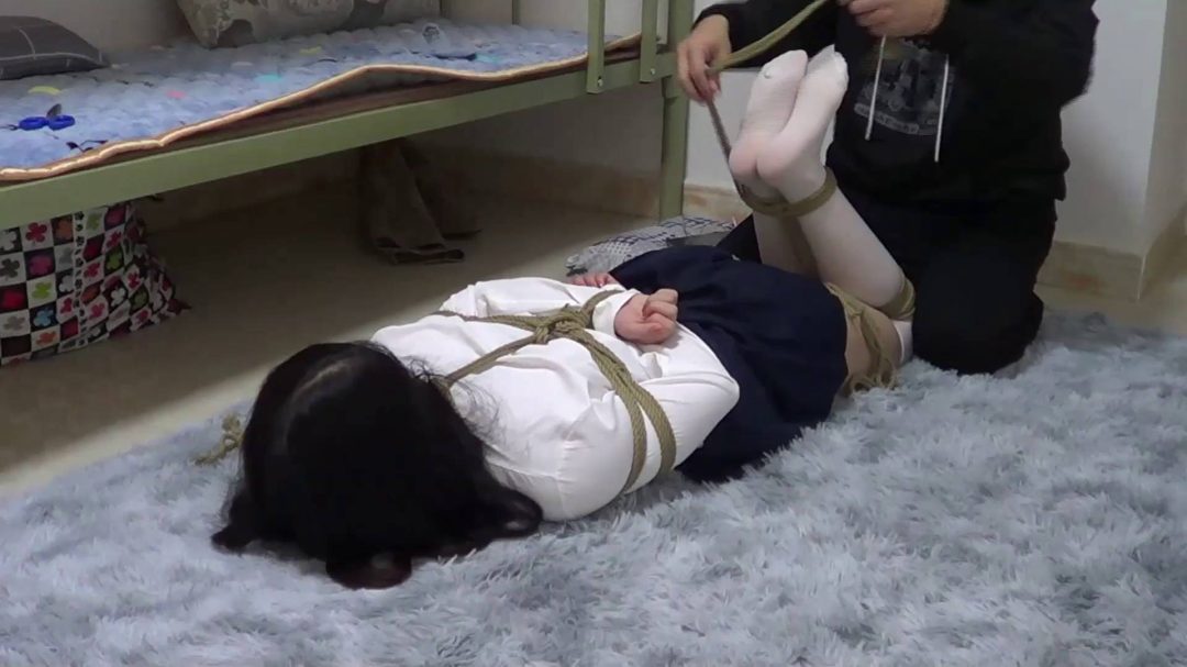 00后小美女玉箫 极品白袜制服 标准日式超紧捆绑 驷马挣扎解缚-7