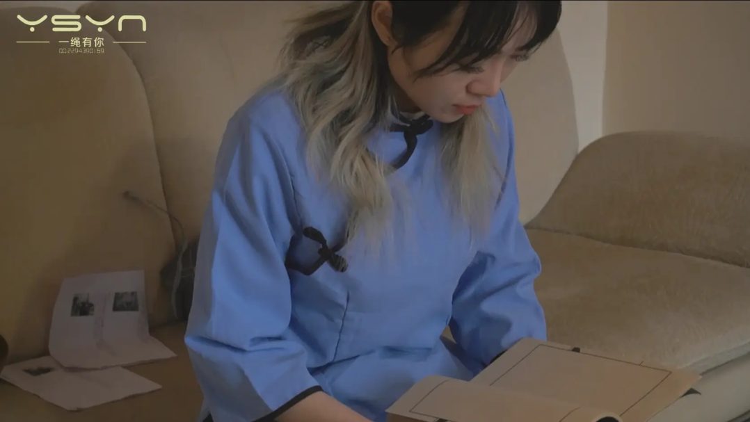 身着五四装的留洋女学生被抓刑房受尽吊打木马绳索勒腰老虎凳扎脚心绞死-3