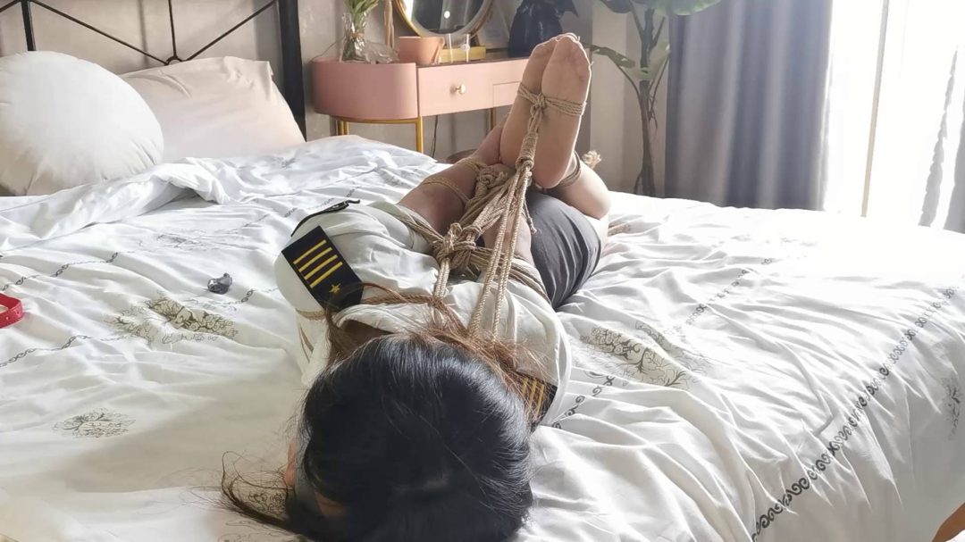 小圆直臂驷马蒙眼堵嘴放置-8