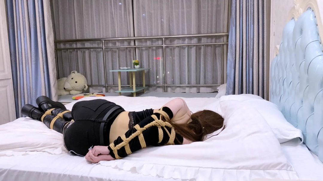 【嗷大喵】-《驯服之路》-超紧直臂,并腿捆,醒来想逃跑躲着被找到被罚,口罩,口球,电击,鞭打,塞柠檬片,罚跪放置,放置挣扎等等-8