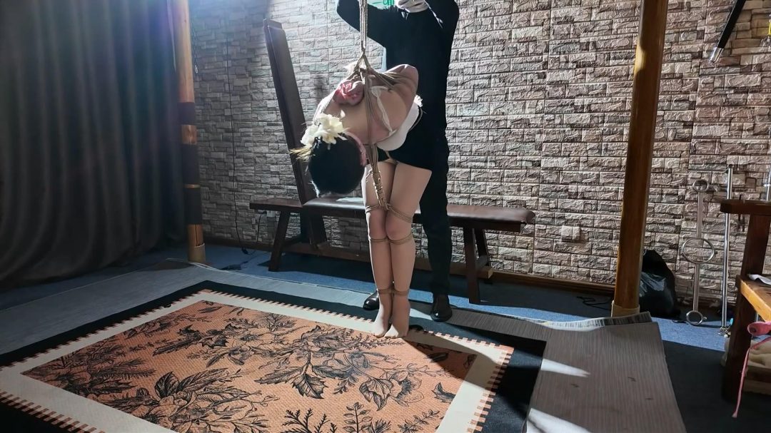 一绳所爱工作室定拍：卢曼莹后手观音吊缚折磨 鞭打TK 柠檬口球口水直流-5