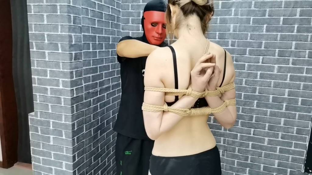 鹿野紧缚后手观音 紧密绑腿 半吊驷马 TK 口水暴流 呻吟不断-3