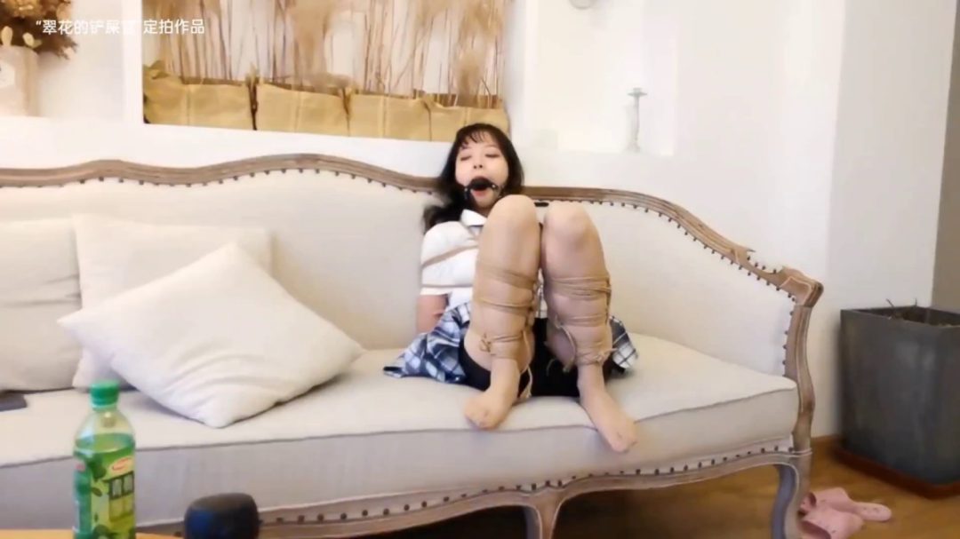 定拍珊珊的紧缚放置挣扎，M字开脚缚挣扎蠕动...口球-7