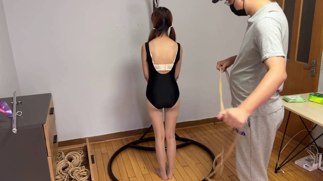 小乔肉丝泳装蛇缚堵嘴超紧悬吊教鞭sp-1