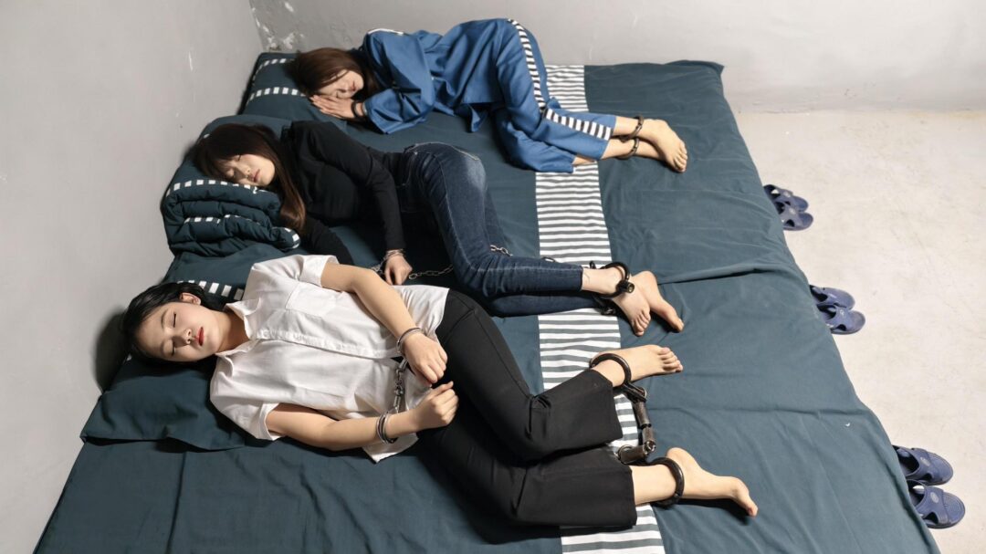 【鑫鑫工作室】正与邪较量（上集）李局接到报告，电竞园区三街出现目标人物，随即安排布控-13