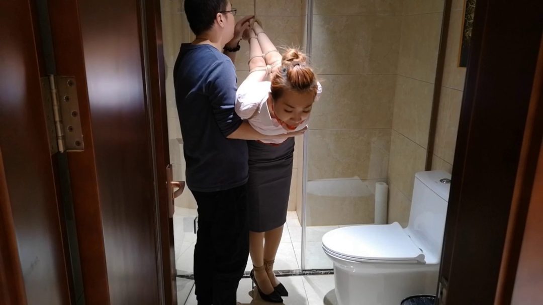 诺米 直臂的白领-7