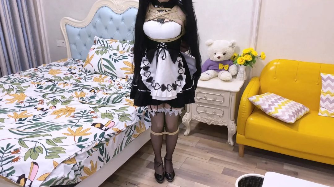 《二次元少女系》-能代cos,被窝被绑,日式紧缚,胸缚,膝盖并腿缚连接手腕,口球,挣扎起床,逃跑失败,丝袜堵嘴,项圈链子,牵引行走,椅子缚,强制分腿,日式捆法教-9