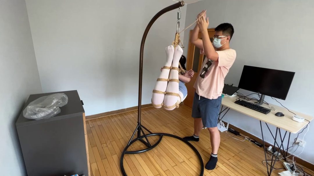 超级吊缚下的妹子直接无法呼吸到气绝-5