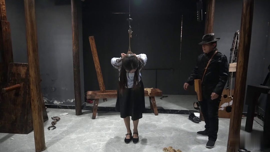 女烈林雪儿（张晓雪五四装）-1