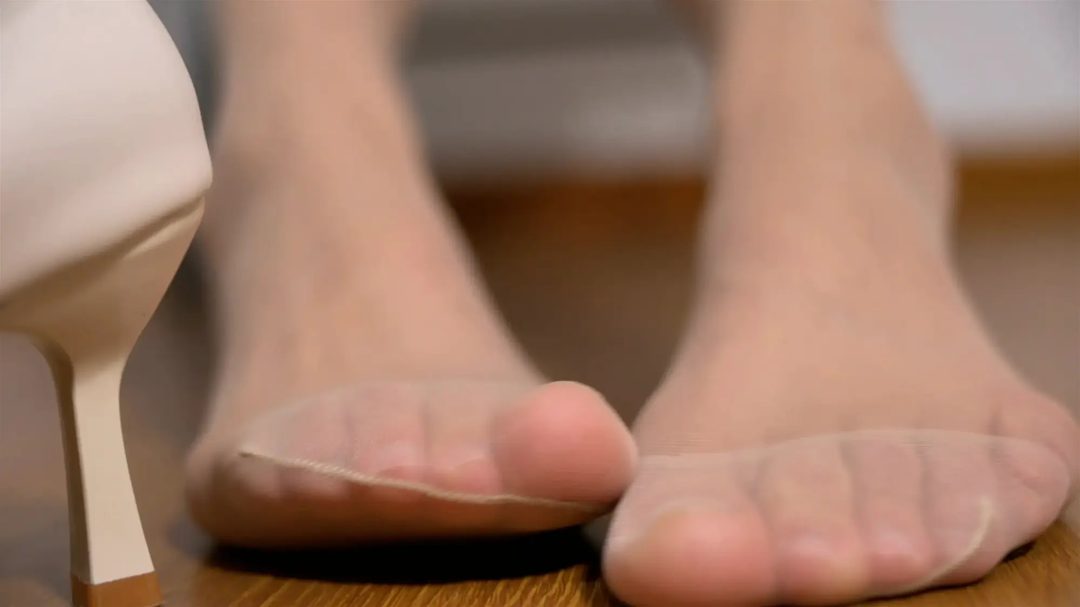 【美腿玉足系列】狗狗视角近赏雪碧蓝旗袍肉丝高跟-8