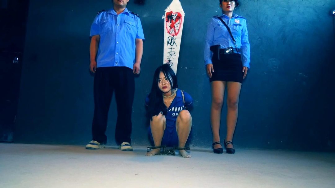 定拍转公映《致命的诱惑》下集 被反吊一夜后认罪伏法被判死刑上死铐五花大绑押赴刑场执行枪决-5