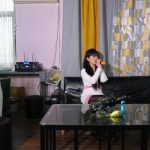 定拍转公映《尽头》上集 年轻貌美的女贩在KTV里搜出品被捕拒不交代罪行反吊