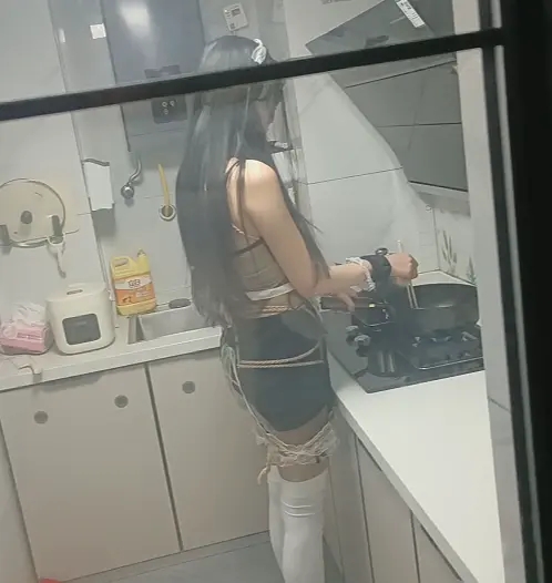 当家里有一个爱偷懒的女仆小妖-4