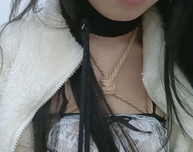 当家里有一个爱偷懒的女仆小妖-2