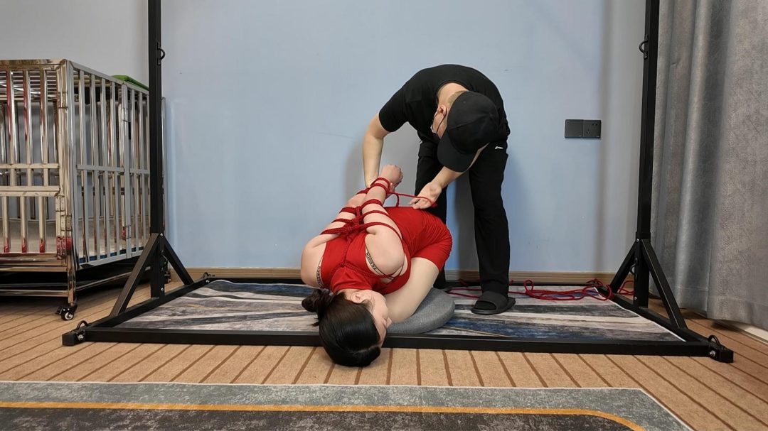 佳佳红衣红绳直臂紧缚-8