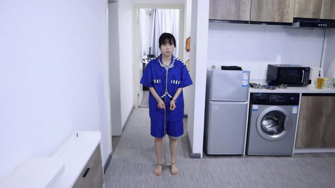 趾间艺束工作室 日本间谍樱子被捕审讯审判处决 挠脚心TK 手铐脚铐脚趾铐-12