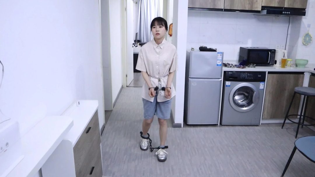 趾间艺束工作室 日本间谍樱子被捕审讯审判处决 挠脚心TK 手铐脚铐脚趾铐-1