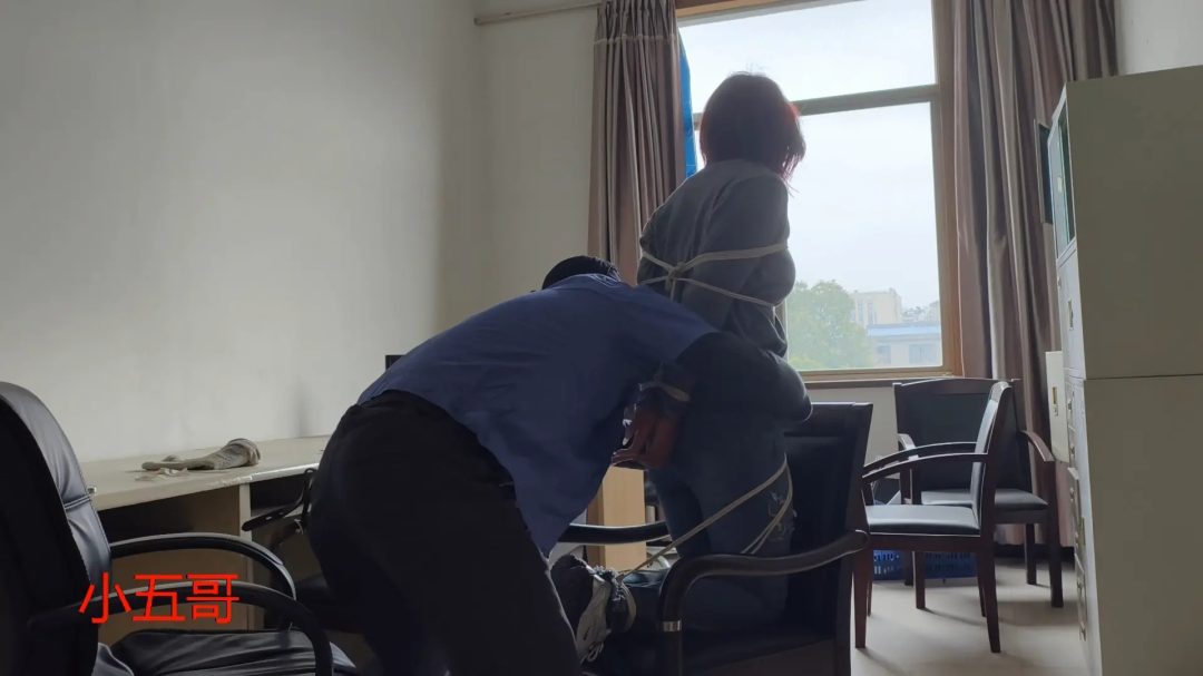 小五哥原创 捆绑挣脱（大口球塞嘴）-5