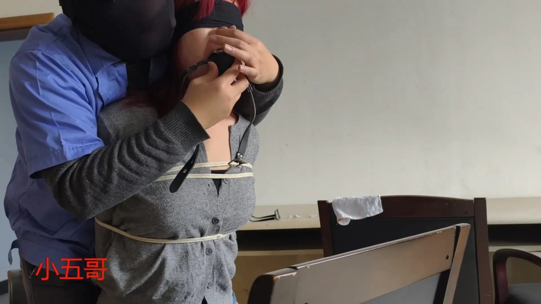 小五哥原创 捆绑挣脱（大口球塞嘴）-2