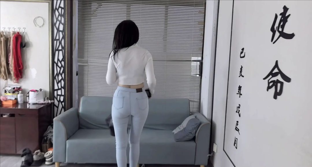高冷栖月新作《尾随而至》牛仔裤入室 捆绑自救-4