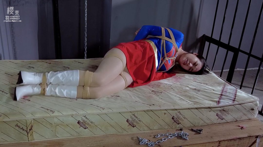 【樱束原创】《被困女超人》定拍转公映！女超人掉入仇敌陷阱失去超能力被捆绑堵嘴囚禁！她只能凭借自己的蛮力用尽浑身解数自我解救....-5
