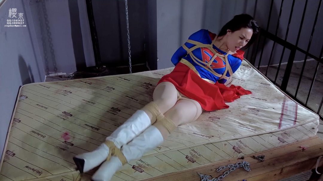 【樱束原创】《被困女超人》定拍转公映！女超人掉入仇敌陷阱失去超能力被捆绑堵嘴囚禁！她只能凭借自己的蛮力用尽浑身解数自我解救....-3