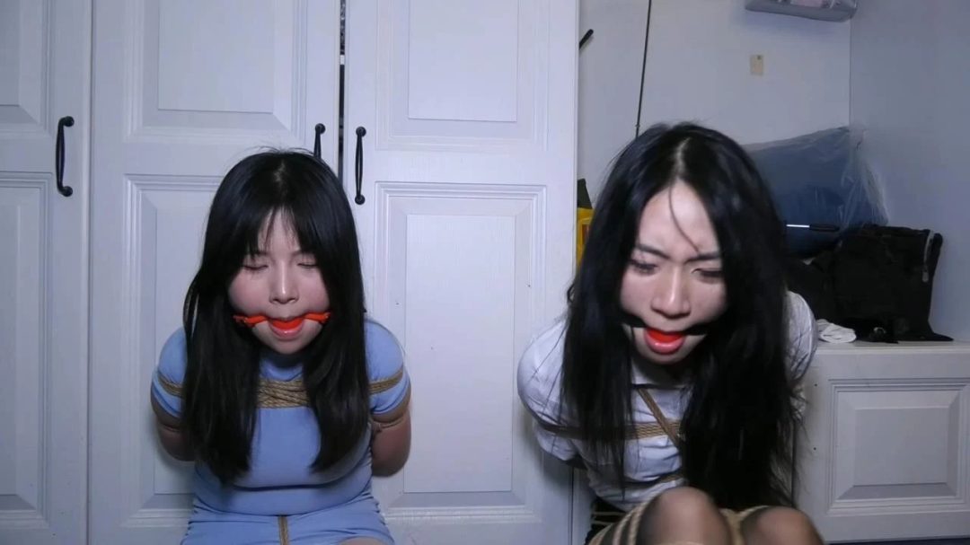 《入室的恶魔 》完整版 职场女白领及其闺蜜被女恶魔绑架并捆绑调教折磨-9