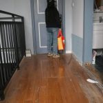 《入室的恶魔 》完整版 职场女白领及其闺蜜被女恶魔绑架并捆绑调教折磨