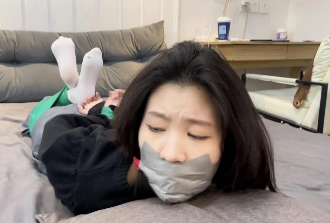 【缚艺录】【小圆】白袜、驷马、勒嘴+封嘴-8