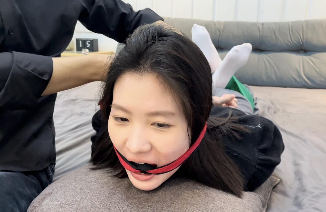 【缚艺录】【小圆】白袜、驷马、勒嘴+封嘴-6