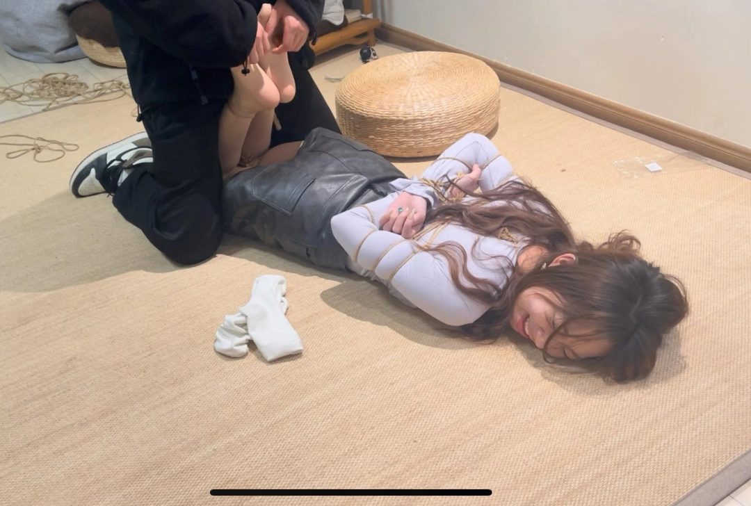 超紧五花 最后TK挠脚心-3