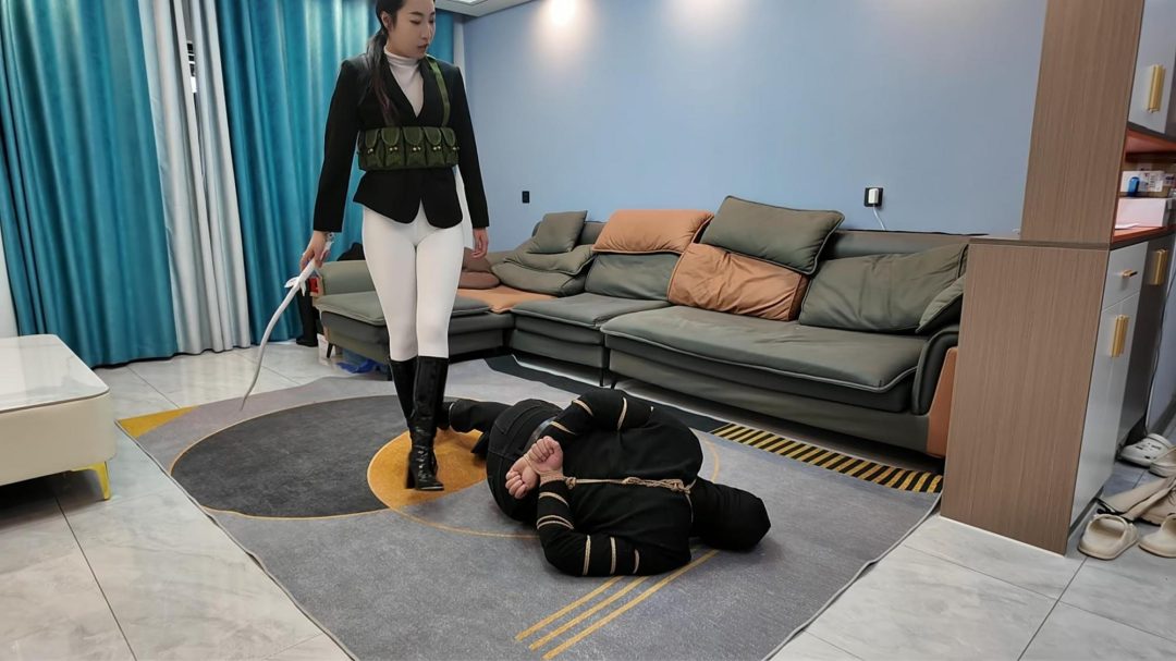 抓小偷之小韩姐妹花-9