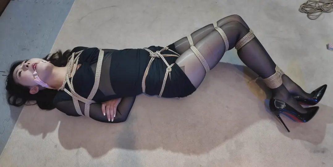 一绳所爱定拍，魏灿吊缚折磨-1