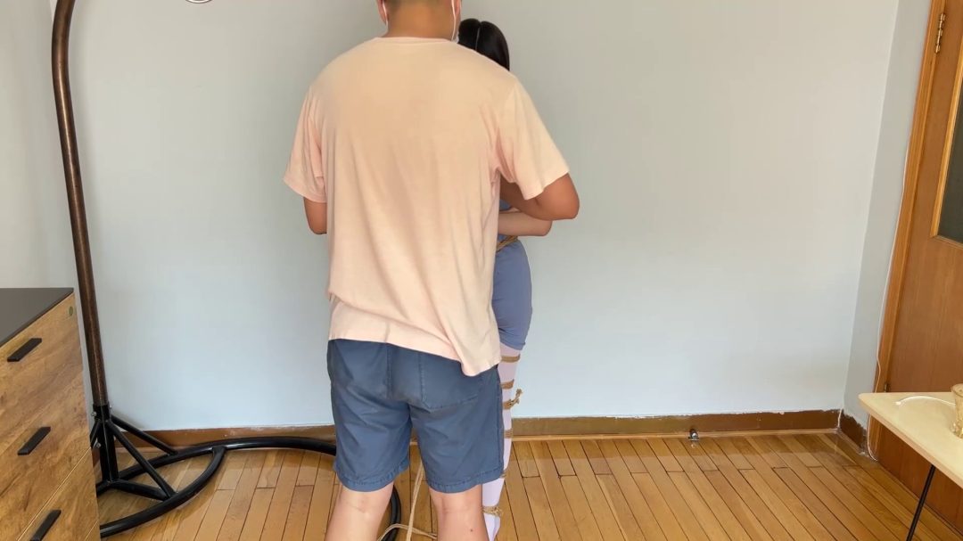 超级吊缚下的妹子直接无法呼吸到气绝-2