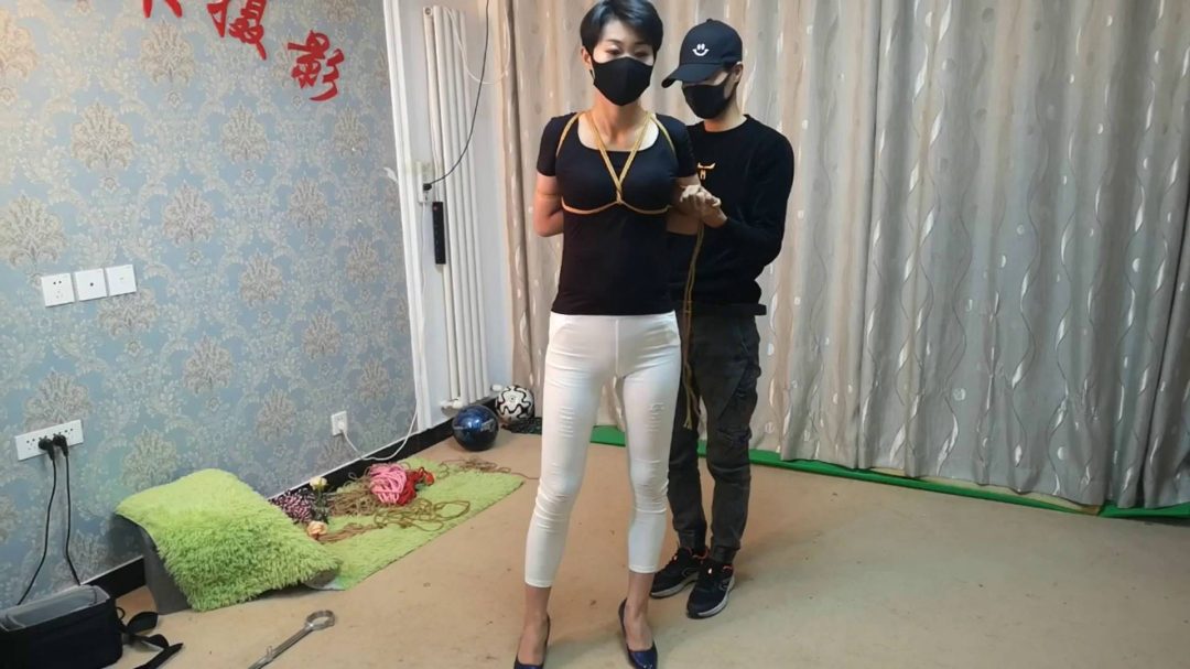 短发女捆绑-3