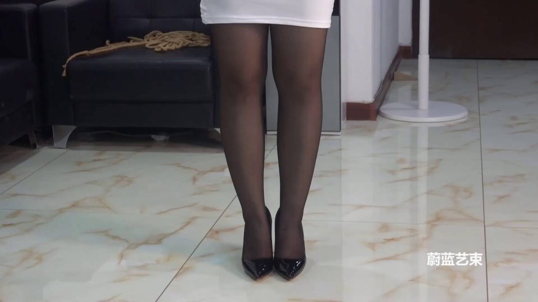 严飞 吊缚 跪缚 口枷 张口器-1