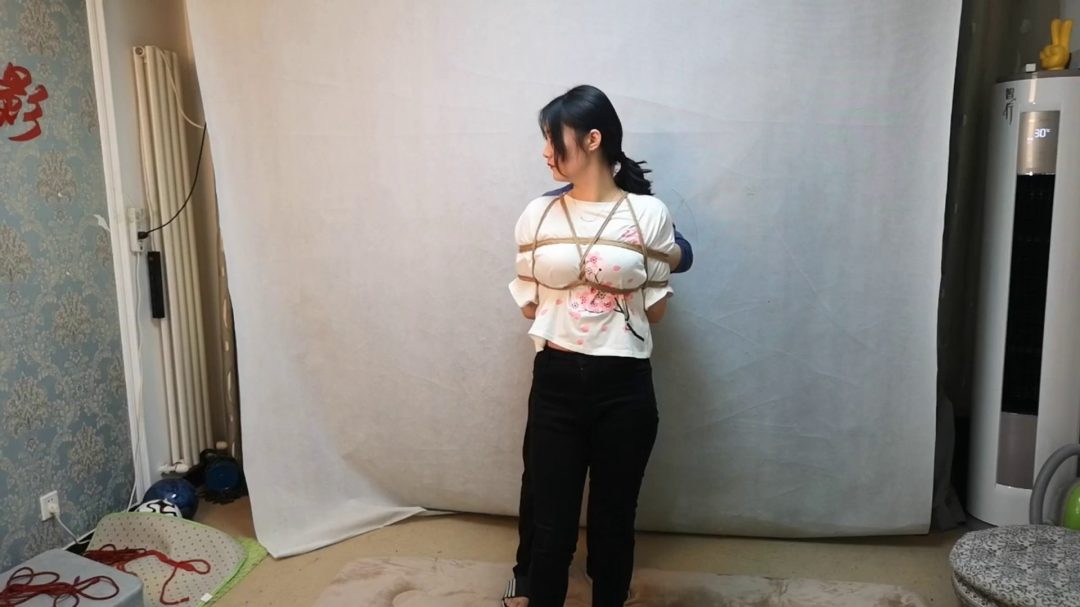 丰满的林秋 白短衫 団缚-3