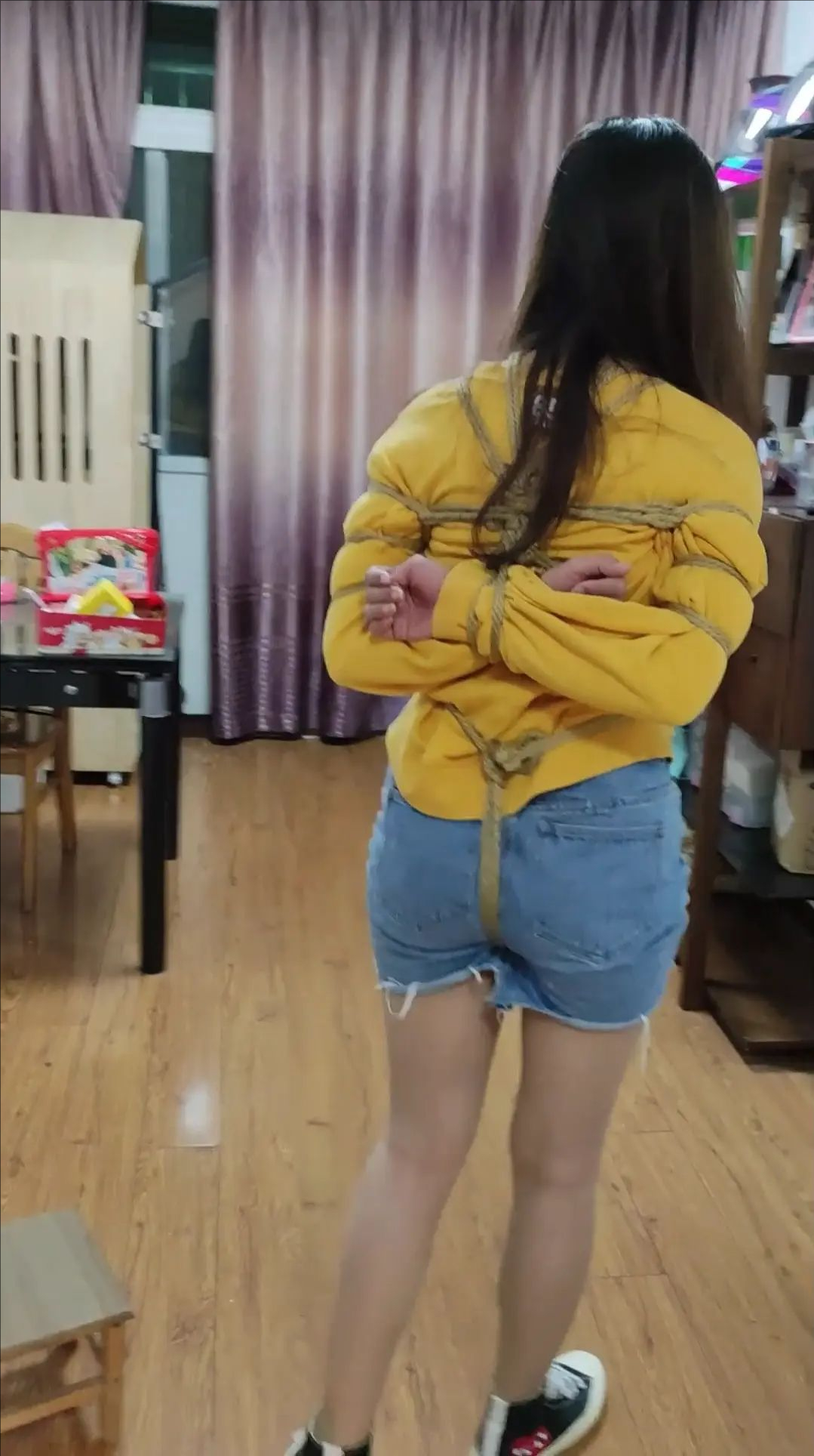 二月二羊抬头——绞刑Ⅳ失禁-4