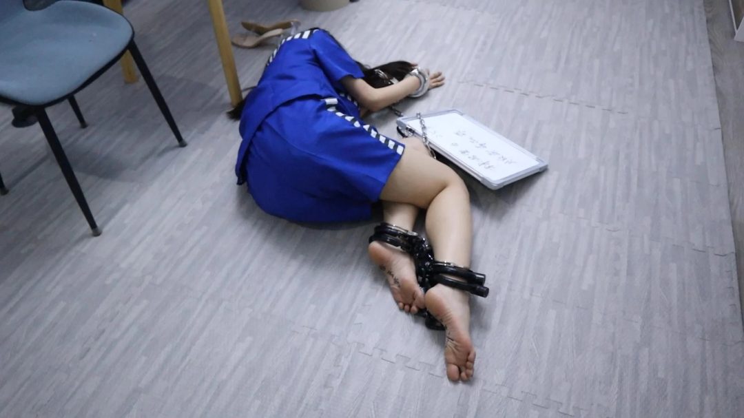 趾间艺束工作室 女枭玉瑶被捕 审讯 电刑折磨 审判 处决 手铐脚铐脚趾铐 电击惩罚超-10