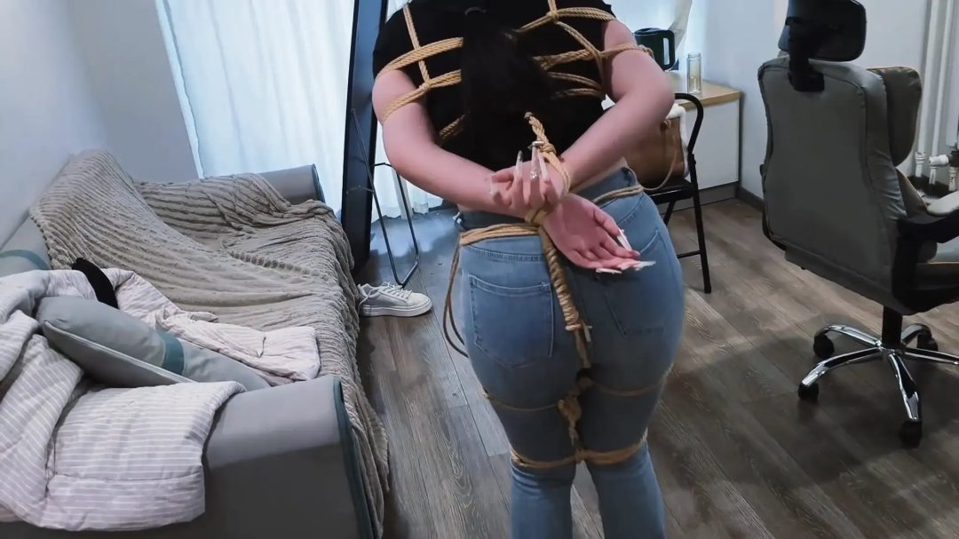 禾一工作室定拍微剧情—《美女家教变绳奴》美女老师关关上门教课 被变态学生紧缚 惨遭玩弄 竟然主动求绑！-2