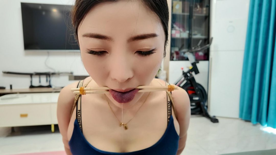 佳佳蓝裙后高手-7