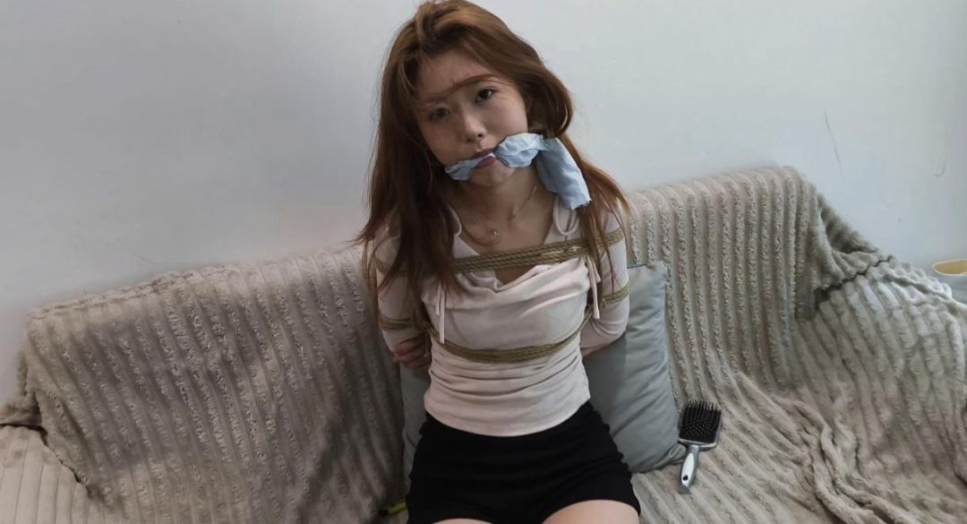 【禾一原创】《闯入者》175大长腿 极品身材 柔韧性很好 脚也很好看-7