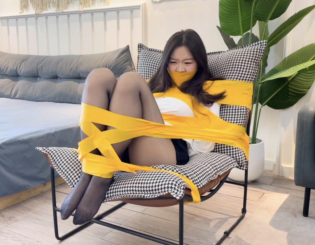 【缚艺录】【小困】黄色胶带与黑丝-5