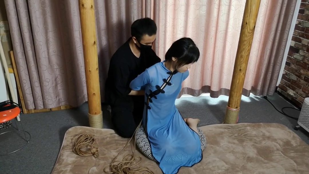 不易绳师作品 诗园五四装侧吊-1