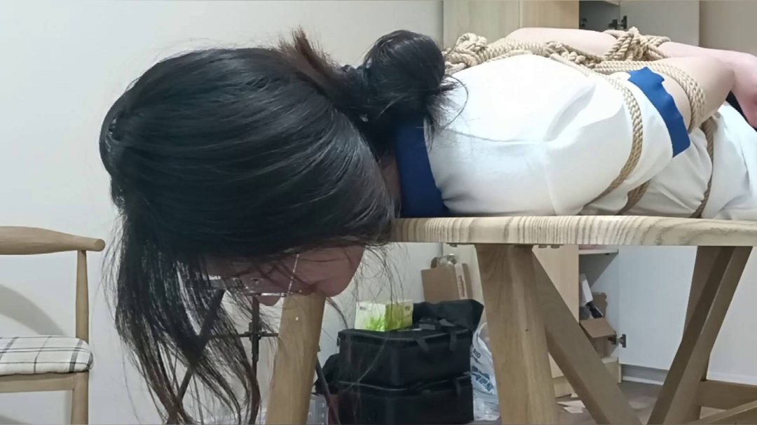 文静，餐桌上的眼镜学姐，疯狂的股绳驷马TK折磨第三季-8