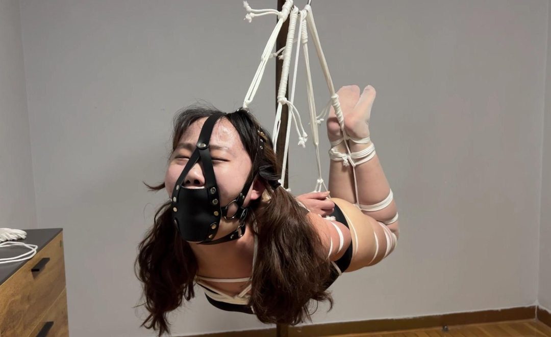 暴力驷马悬吊泳装白丝tksp-2